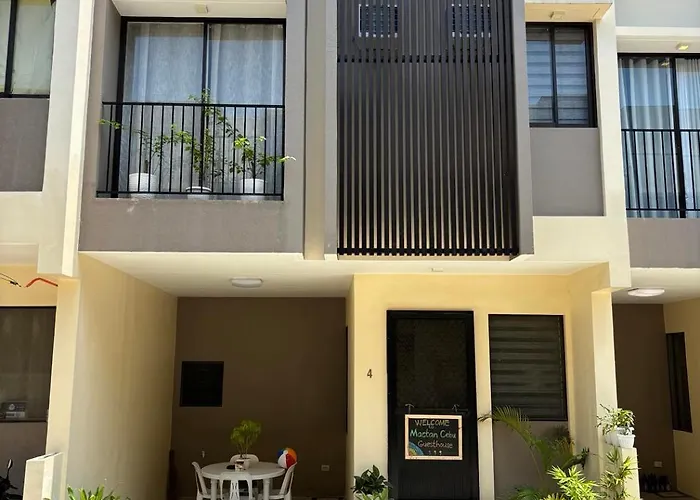 Holiday home Mactan Cebu Guesthouse - 3 Bedroom House - 3Km From Airport